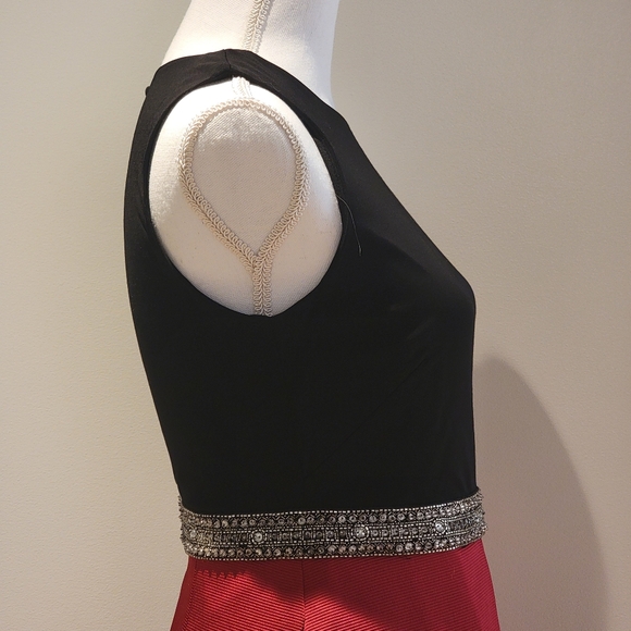 AIDAN MATTOX BLACK AND RED EMBELLISHED EVENING DRESS - Picture 6 of 11